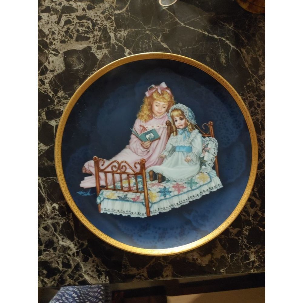 🦩The hamilton collection Elizabeth Heidi Plate collector by Karen Noles